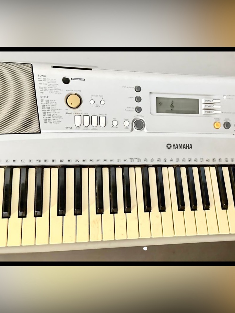 Yamaha electronic keyboard